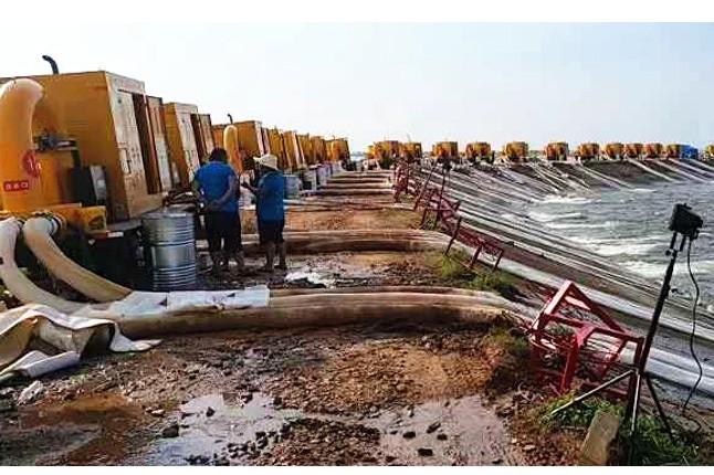 郑州安博（中国）排涝泵车在鄱阳湖抢险现场发挥重要作用
